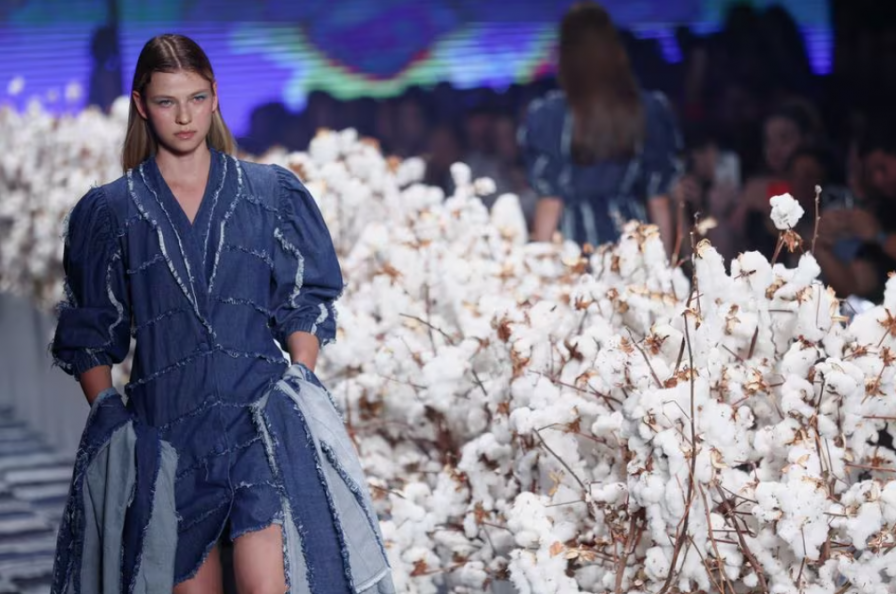 Brazilian cotton hits the runway at Sao Paulo Fashion Week